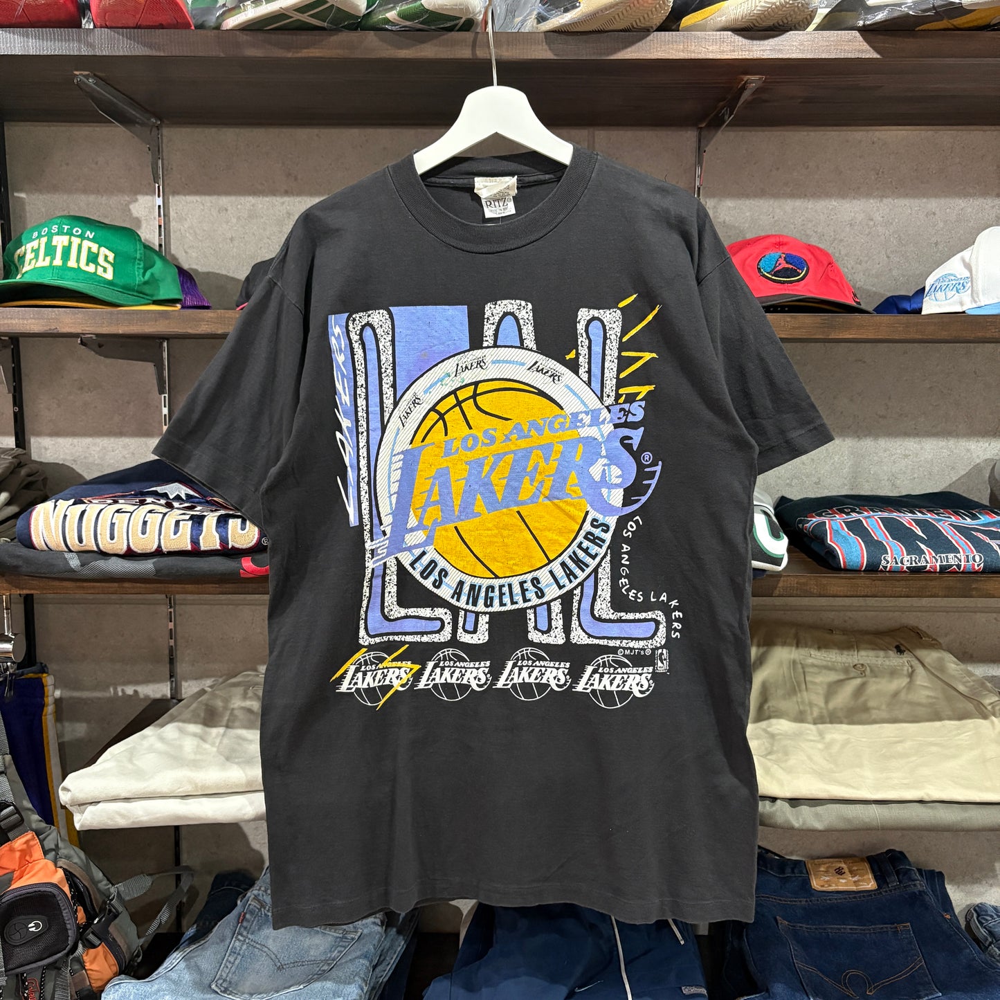 【Los Angeles Lakers / Magic Johnson T's (RITZ Body) / 90s Vintage Graphic T-Shirt】