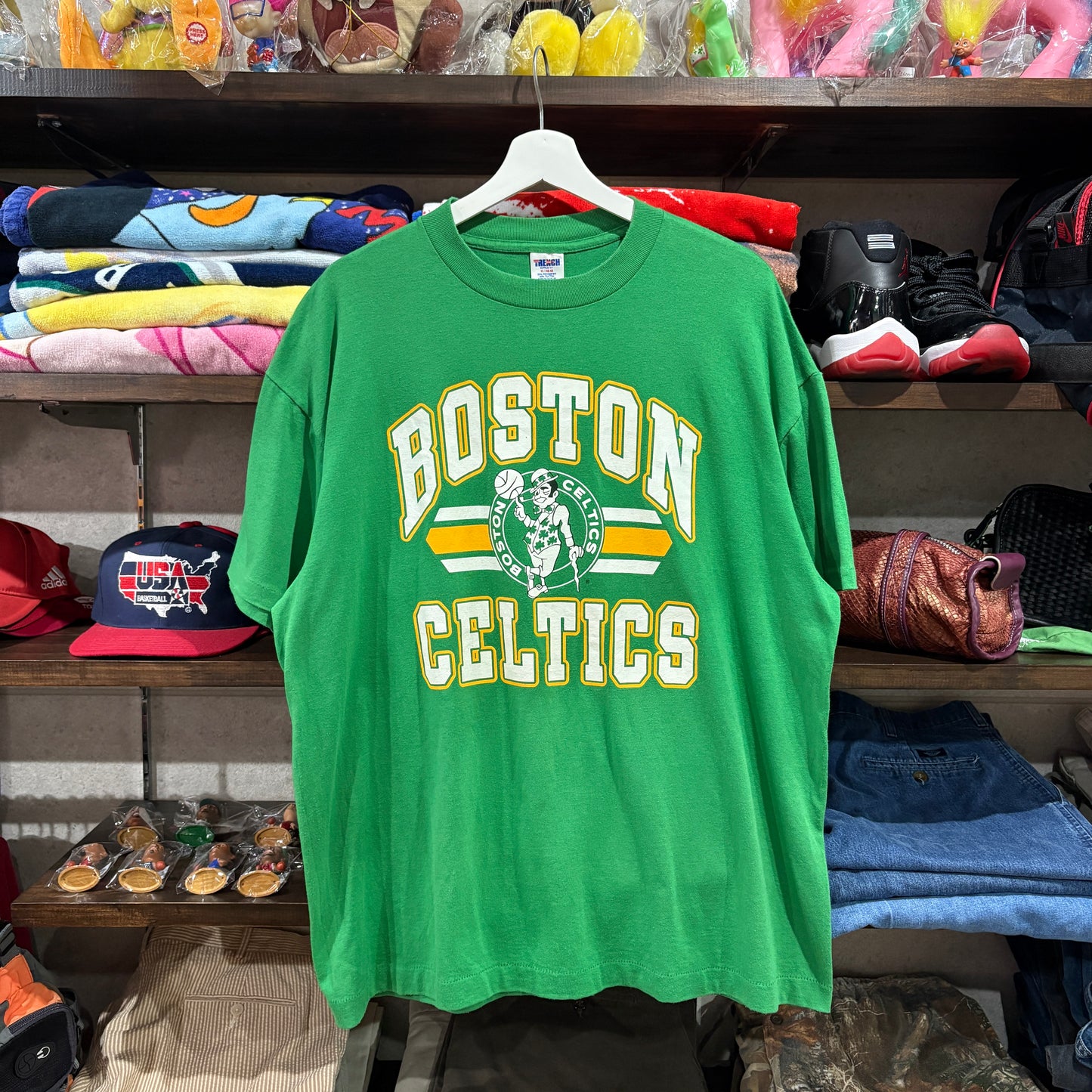 【90s TRENCH "BOSTON CELTICS" Poly-Cotton T-Shirt】