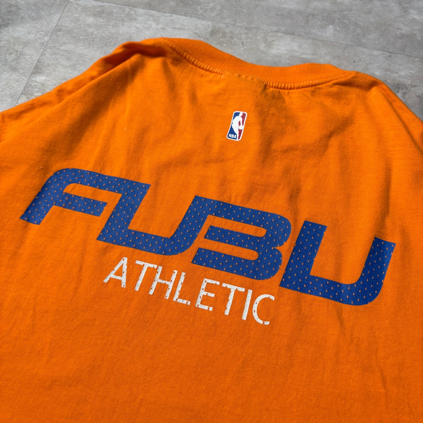 FUBU ATHLETIC NEW YORK KNICKS Tee  XXL