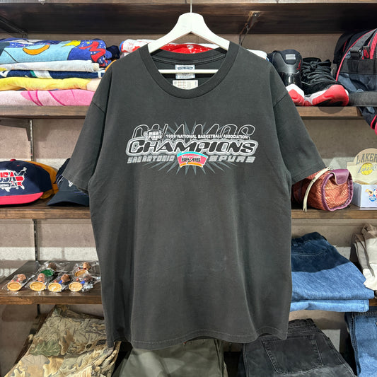 99s Lee NBA Finals Champions "Spurs vs Knicks" Graphic Tee L