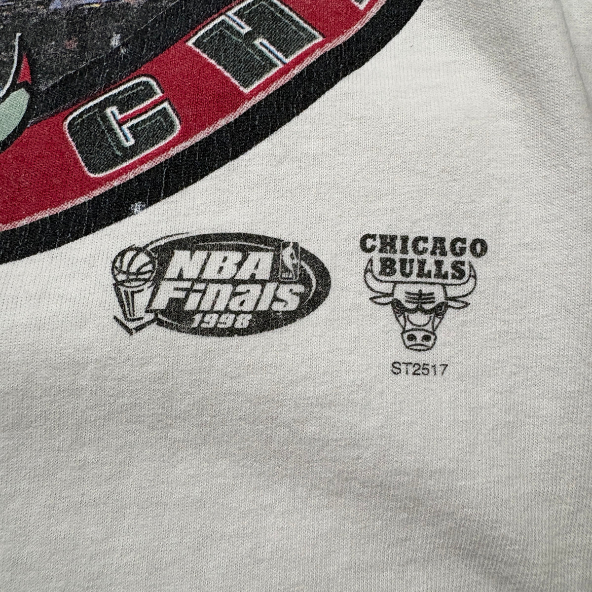 98s STARTER Chicago Bulls 2nd Three-Peat Championship Graphic Tee XL