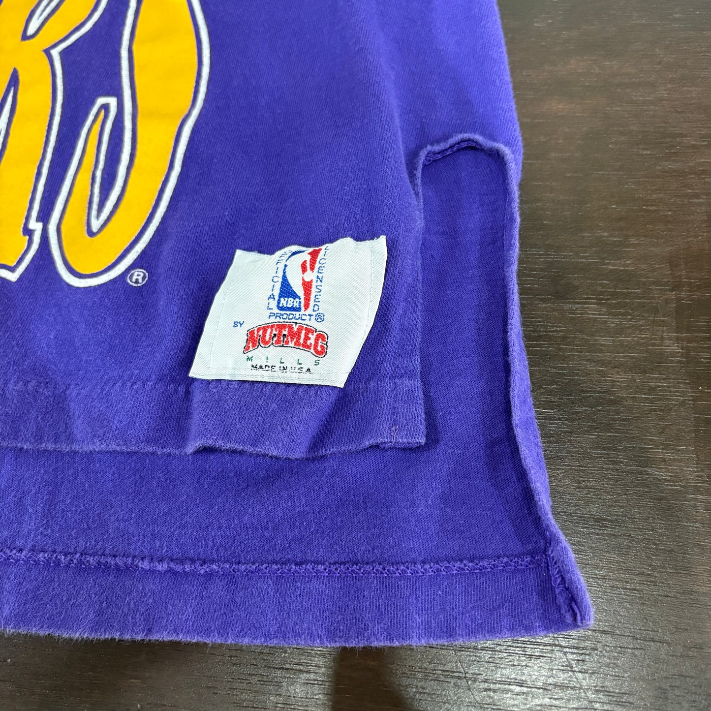 【Los Angeles Lakers / Nutmeg Mills / 90s Vintage Pocket T-Shirt】