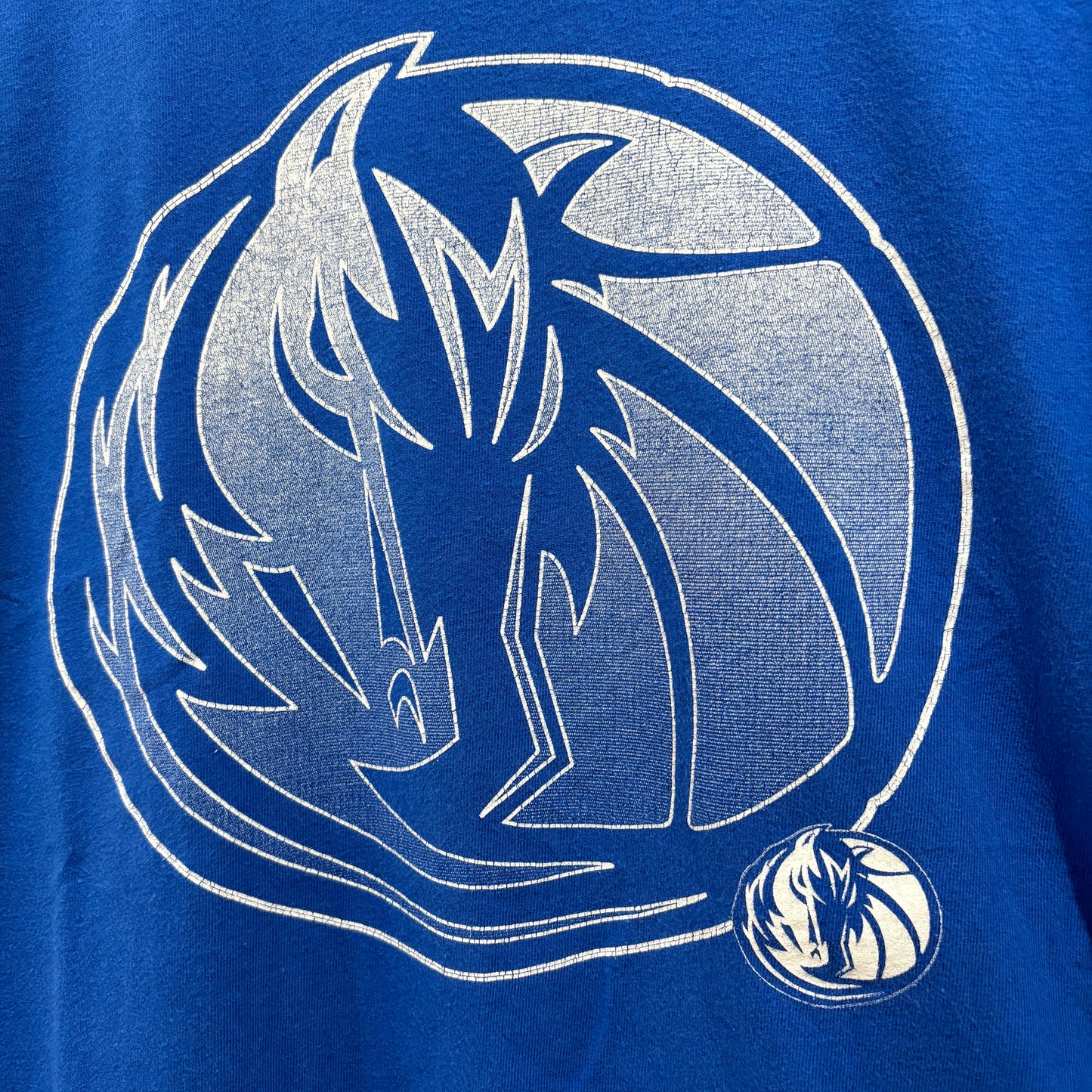 【Dallas Mavericks / NBA Logo Tag / 00s Vintage Graphic T-Shirt】