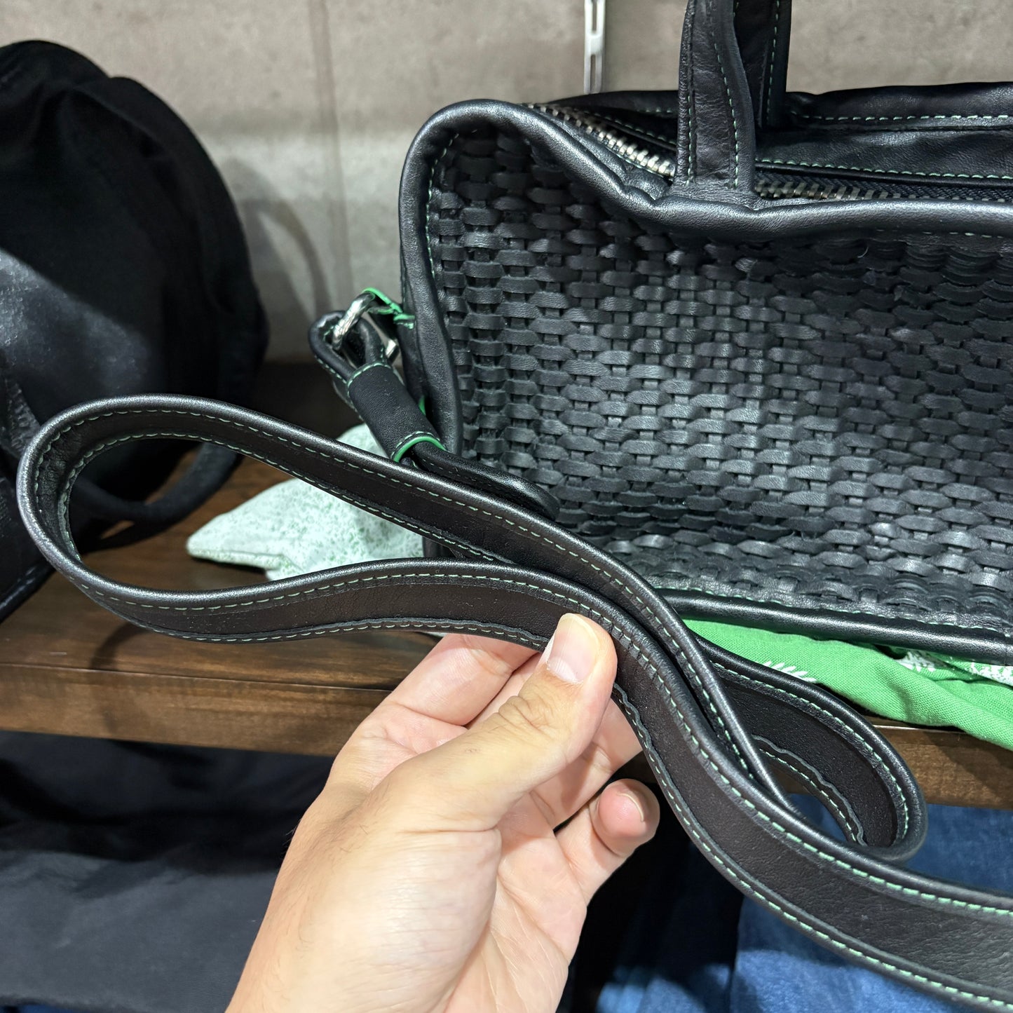 【00s NIKE 100% Leather Woven Bag】