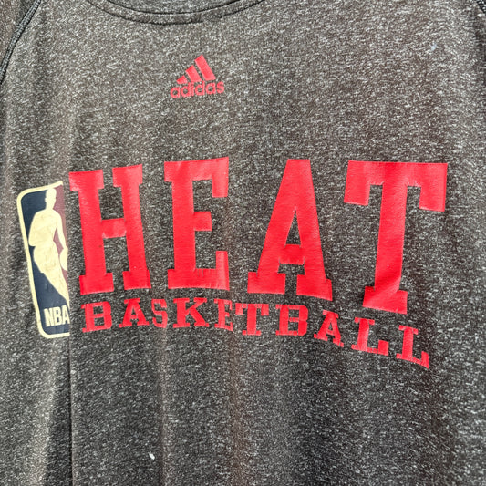 【Miami Heat / Adidas / Practice Graphic T-Shirt】