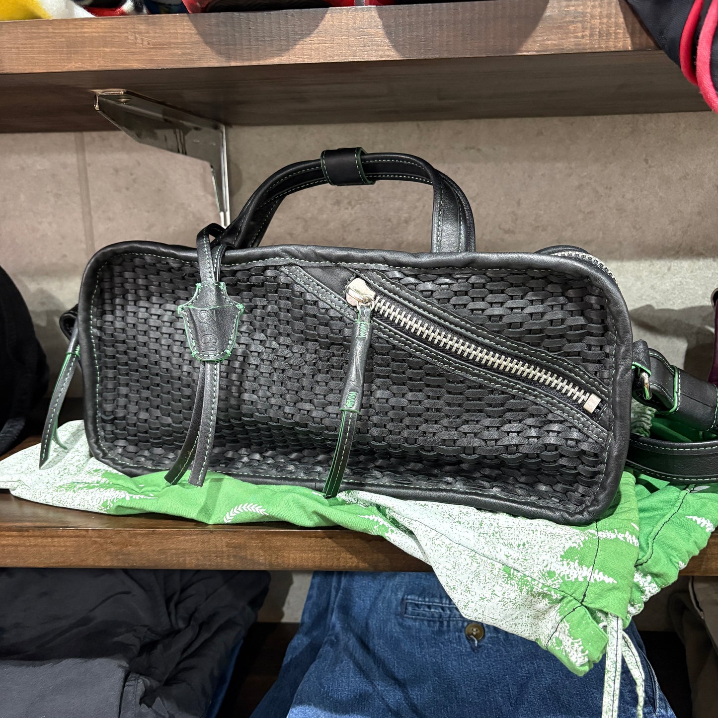 【00s NIKE 100% Leather Woven Bag】