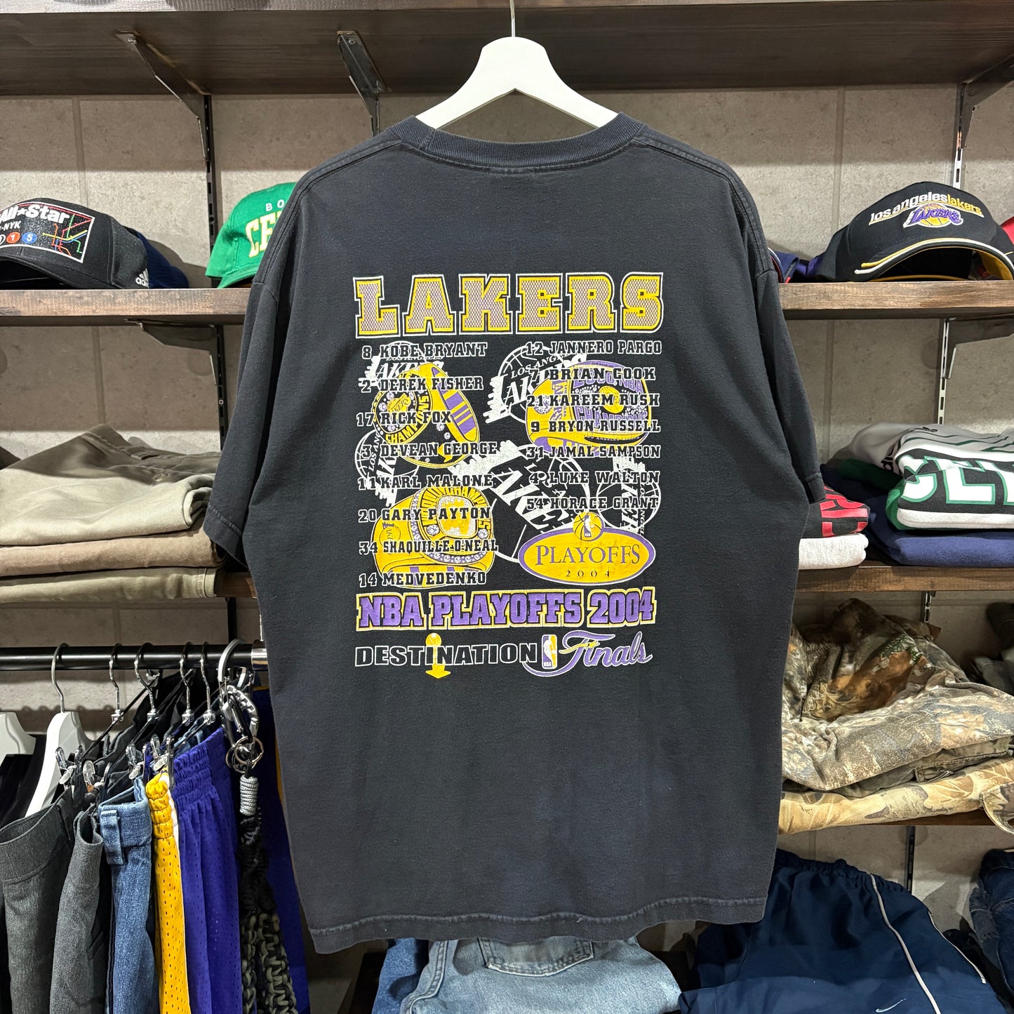 Los Angeles Lakers / 2004 NBA Finals / Graphic T-Shirt / SHAQ&KOBE