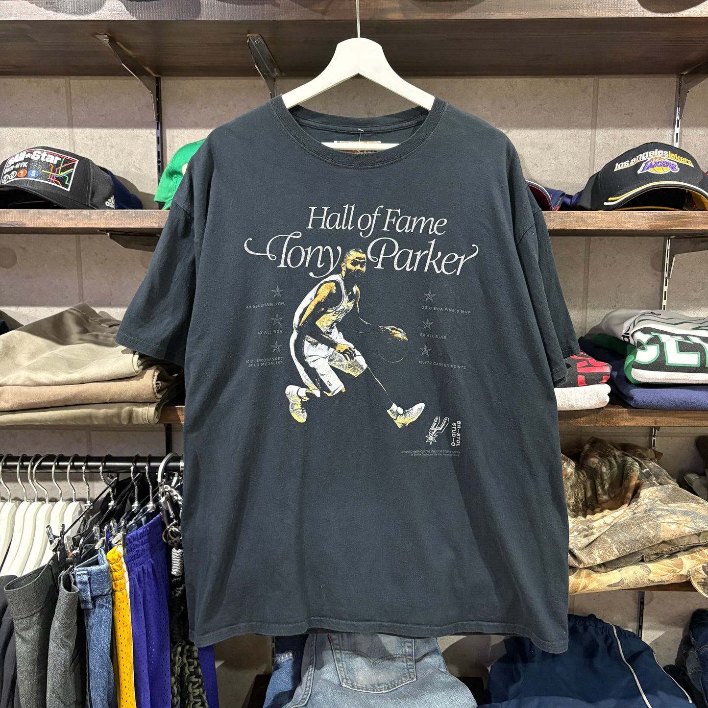【San Antonio Spurs / Tony Parker / 2023 Hall of Fame T-Shirt by Bristol Studio】