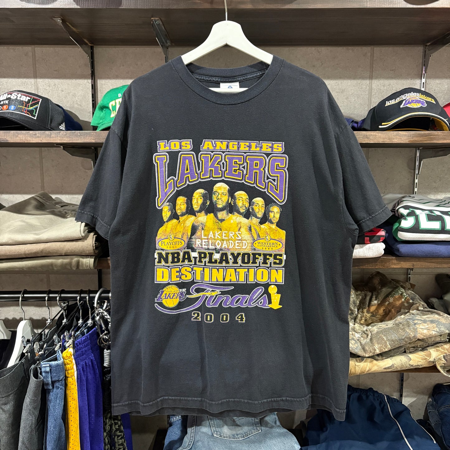 Los Angeles Lakers / 2004 NBA Finals / Graphic T-Shirt / SHAQ&KOBE