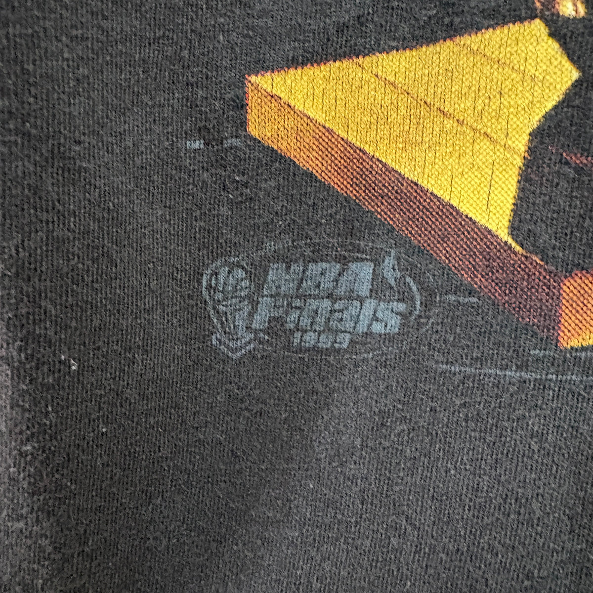 99s Lee NBA Finals Champions "Spurs vs Knicks" Graphic Tee L