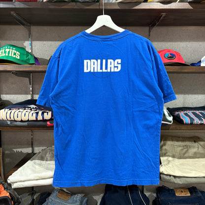 【Dallas Mavericks / NBA Logo Tag / 00s Vintage Graphic T-Shirt】