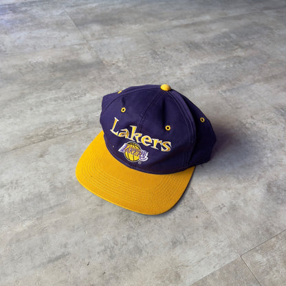 NBA LAKERS スナップバック キャップ つば裏緑